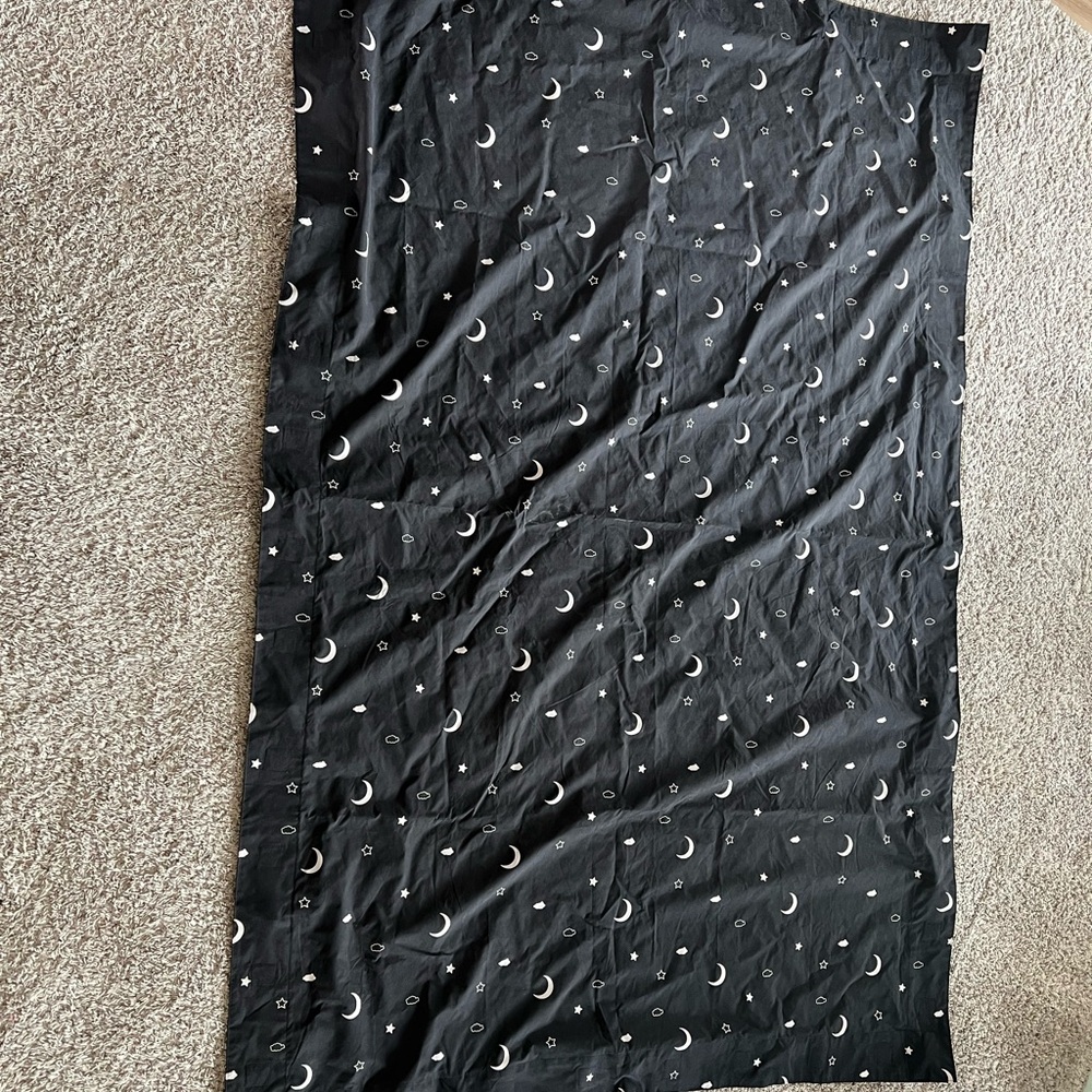 Blackout travel curtain